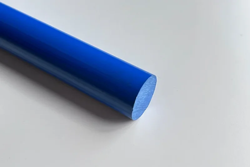 Imagen del termoplástico PPSU de color azul, disponible en varios colores para el sector aeroespacial.