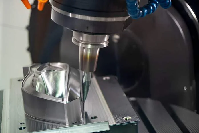 Imagen de un copiado de superficies en una máquina CNC de 5 ejes. Imagen de un copiado de superficies en una máquina CNC de 5 ejes.